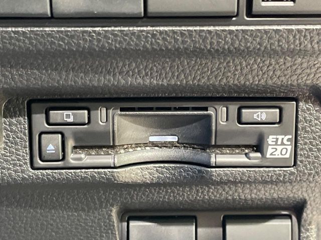 TOYOTA COROLLA CROSS HYBRID 2024