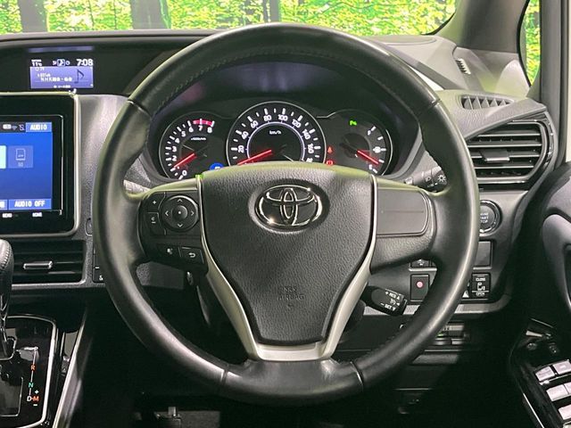 TOYOTA VOXY 2021