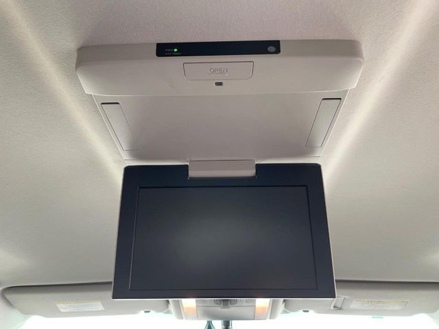 TOYOTA VELLFIRE 2013