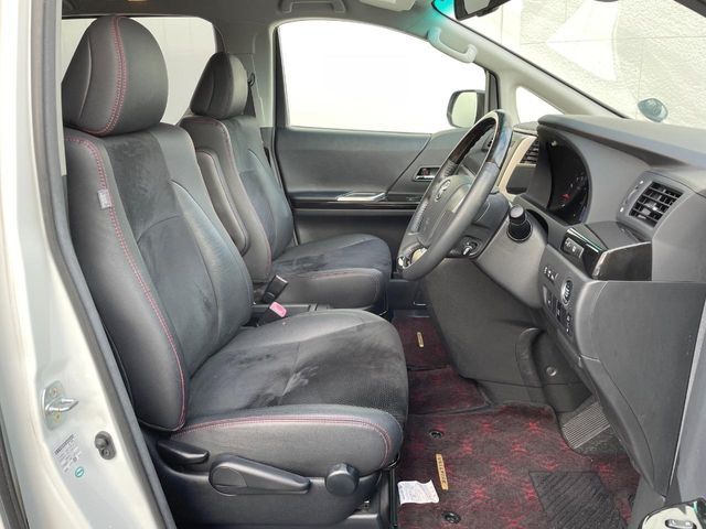 TOYOTA VELLFIRE 2013