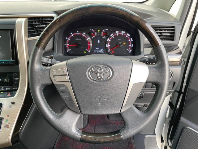 TOYOTA VELLFIRE 2013