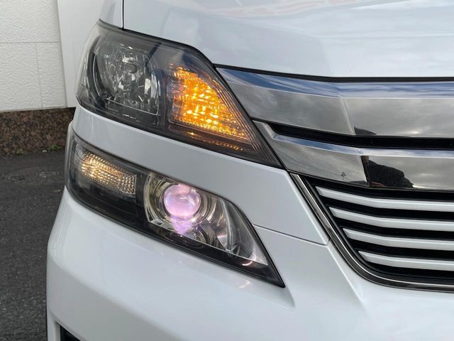 TOYOTA VELLFIRE 2013