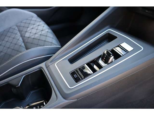 VOLKSWAGEN VOLKSWAGEN GOLF 2022