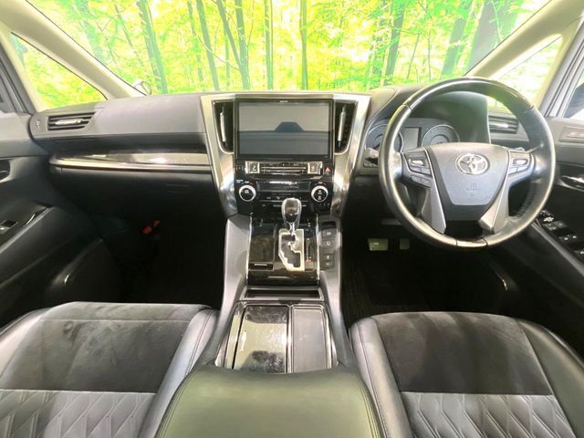 TOYOTA VELLFIRE 2017