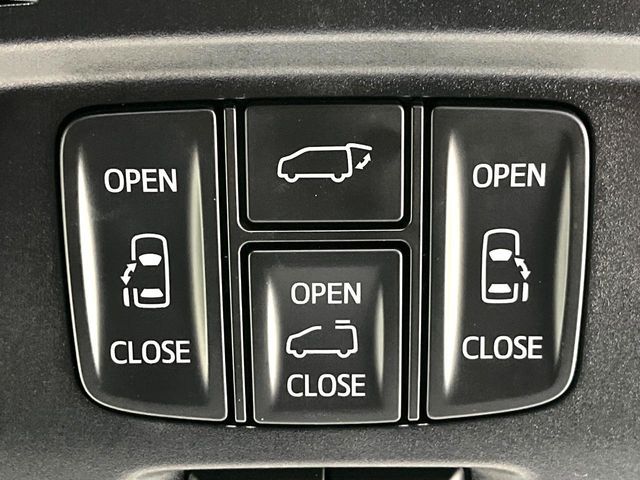 TOYOTA VELLFIRE 2017