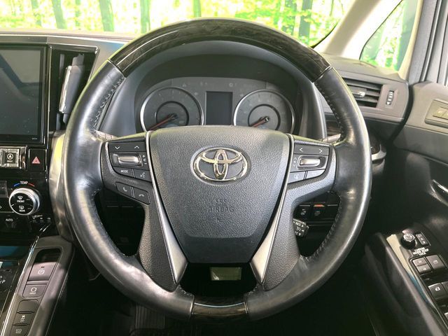 TOYOTA VELLFIRE 2017