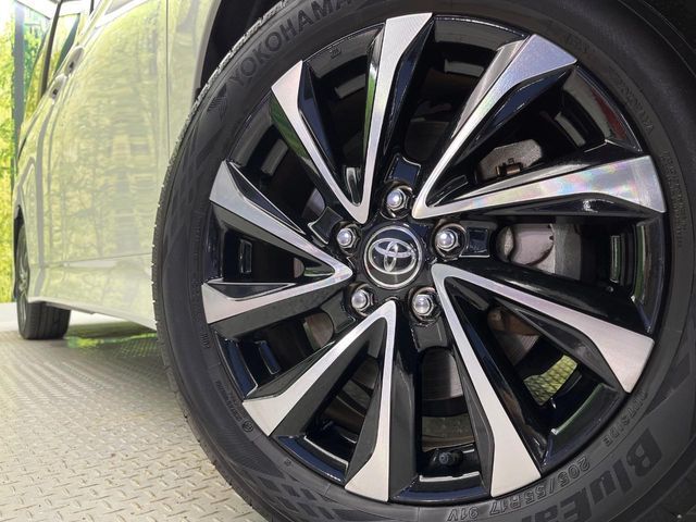 TOYOTA NOAH HYBRID 2023