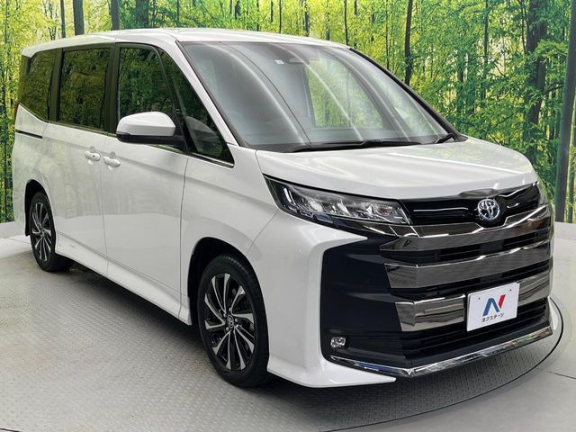 TOYOTA NOAH HYBRID 2023