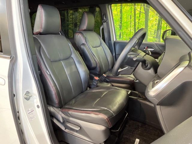 TOYOTA VOXY HYBRID 2023