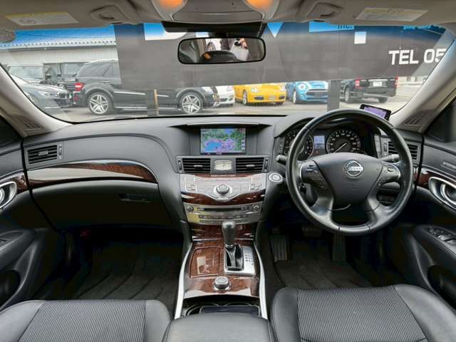 NISSAN FUGA HYBRID 2012