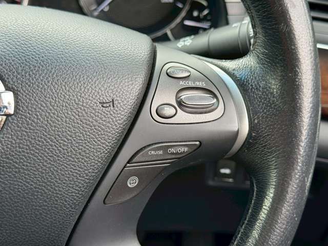 NISSAN FUGA HYBRID 2012