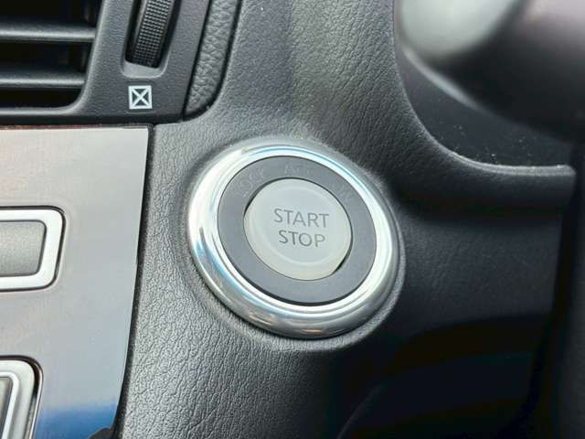 NISSAN FUGA HYBRID 2012