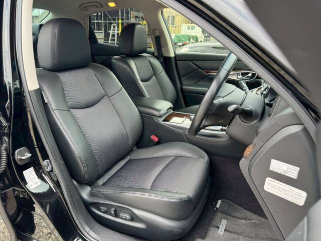 NISSAN FUGA HYBRID 2012