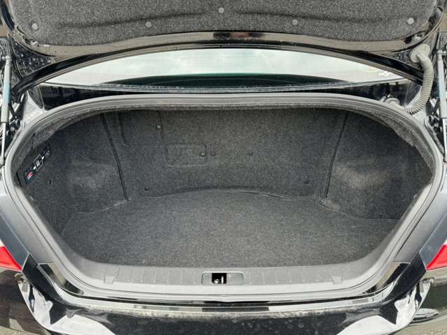 NISSAN FUGA HYBRID 2012