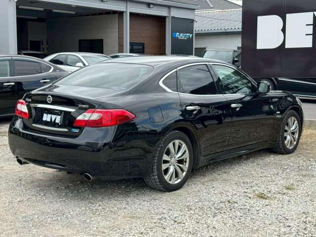 NISSAN FUGA HYBRID 2012