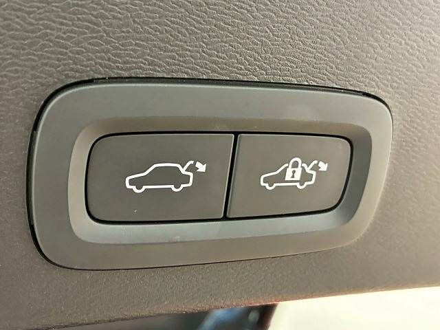 VOLVO VOLVO XC40 2022