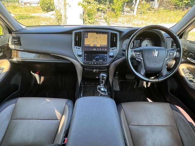 TOYOTA CROWN MAJESTA HYBRID 2018