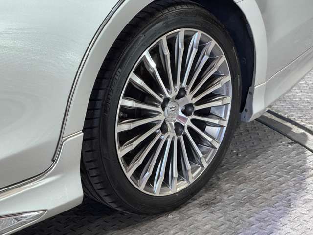 TOYOTA CROWN MAJESTA HYBRID 2018