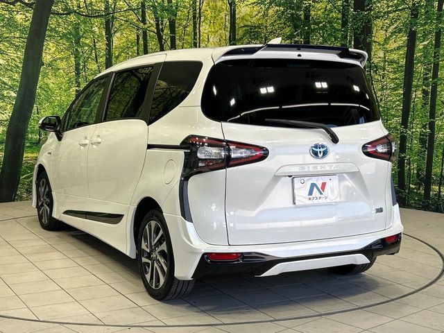 TOYOTA SIENTA HYBRID 2018