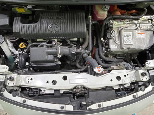 TOYOTA SIENTA HYBRID 2018