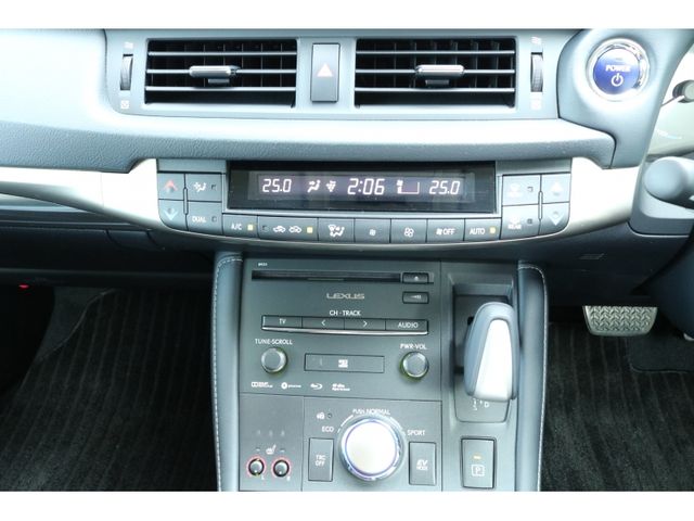 TOYOTA LEXUS CT200h 2020