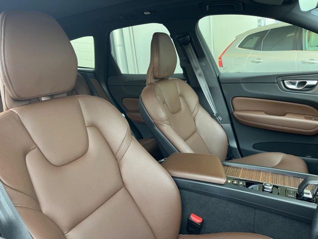 VOLVO VOLVO XC60 2022