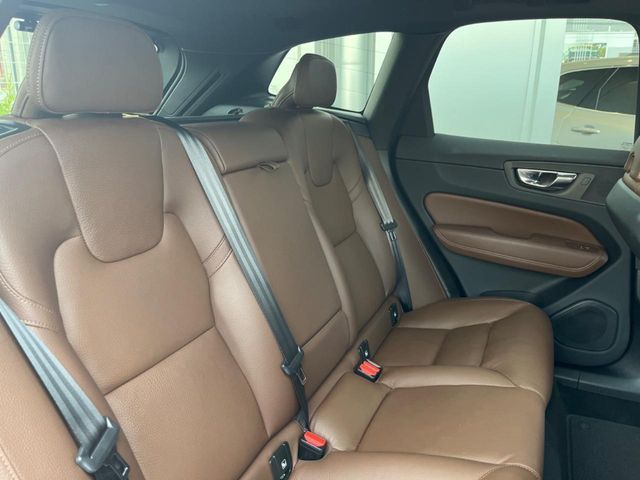 VOLVO VOLVO XC60 2022