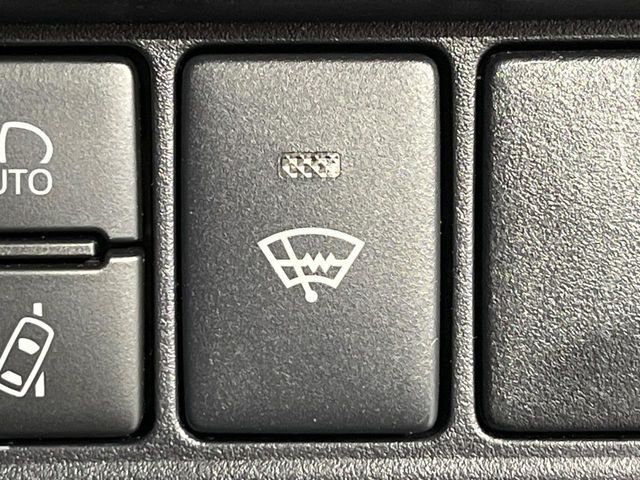 TOYOTA VOXY 4WD 2019