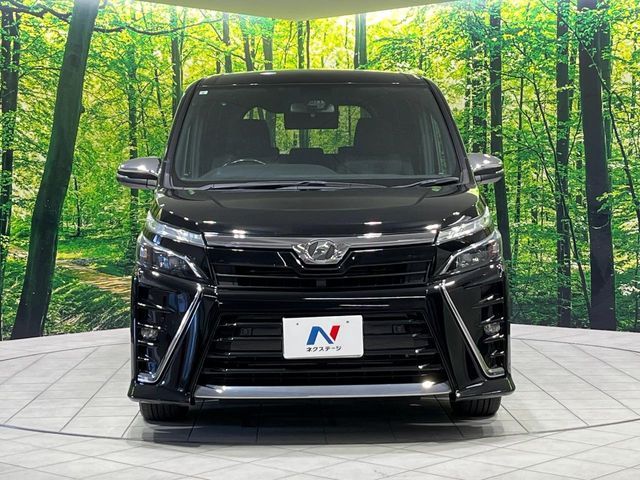 TOYOTA VOXY 4WD 2019