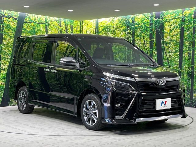 TOYOTA VOXY 4WD 2019