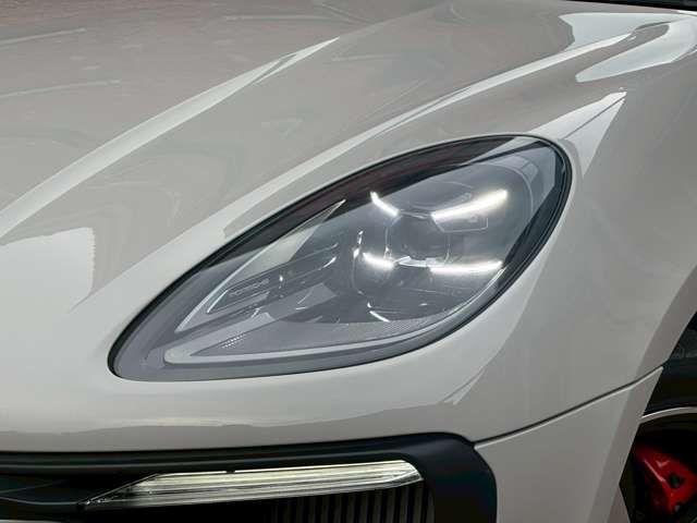 PORSCHE PORSCHE Macan 2023