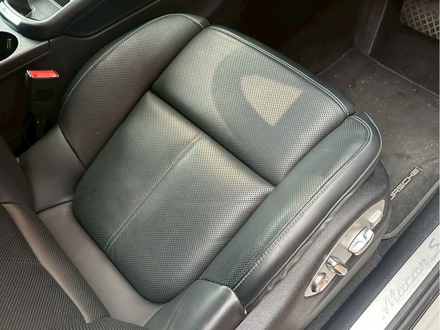 PORSCHE PORSCHE Macan 2023