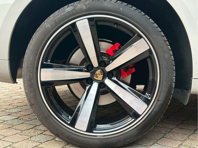 PORSCHE PORSCHE Macan 2023