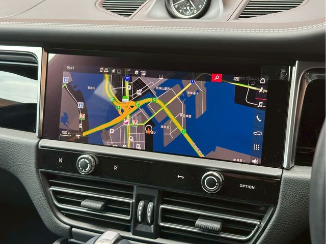 PORSCHE PORSCHE Macan 2023