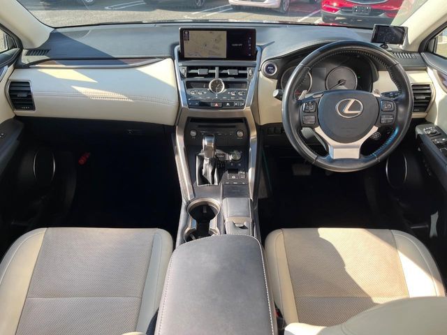 TOYOTA LEXUS NX300h 2017