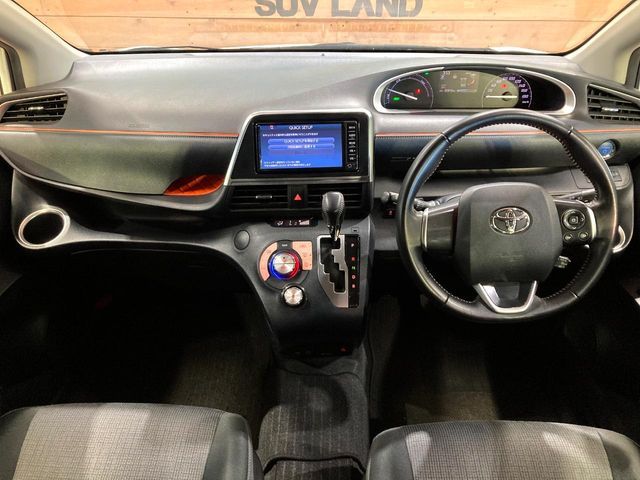 TOYOTA SIENTA HYBRID 2019