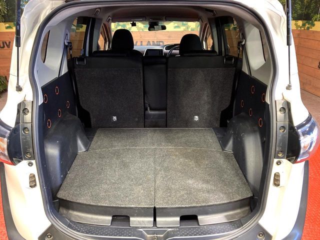 TOYOTA SIENTA HYBRID 2019