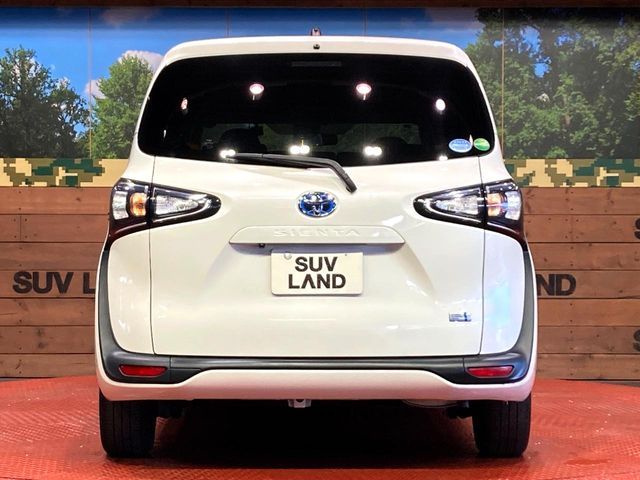 TOYOTA SIENTA HYBRID 2019