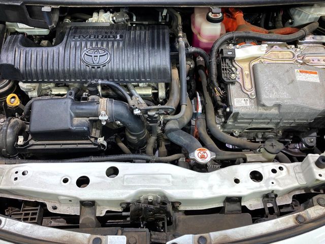 TOYOTA SIENTA HYBRID 2019