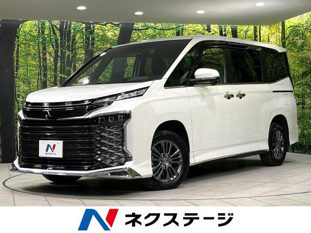 TOYOTA VOXY 4WD 2023