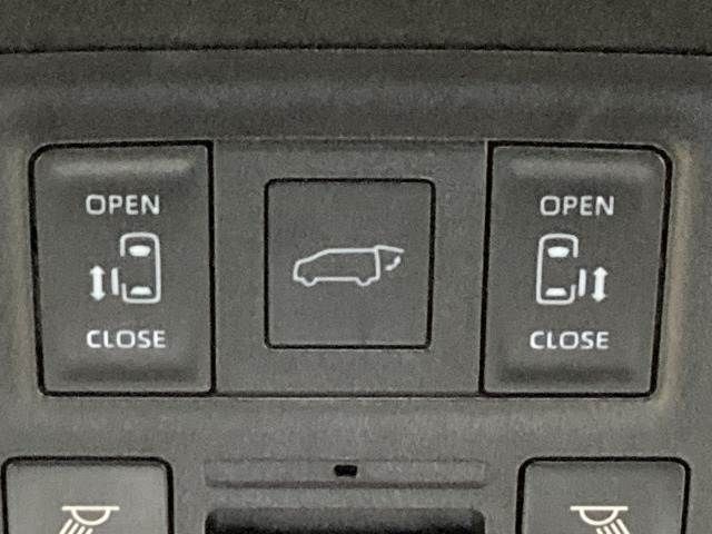 TOYOTA NOAH HYBRID 2023