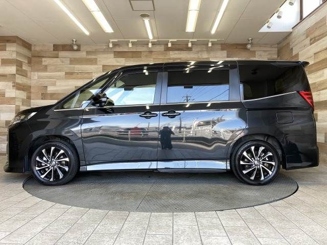TOYOTA NOAH HYBRID 2023
