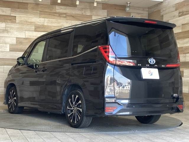 TOYOTA NOAH HYBRID 2023