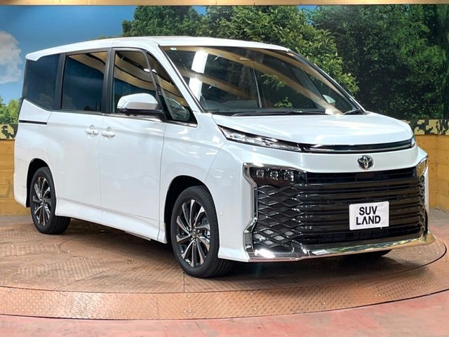 TOYOTA VOXY HYBRID 2025