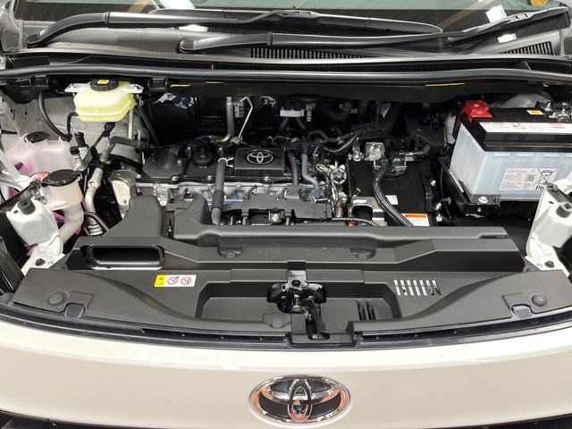 TOYOTA VOXY HYBRID 2025