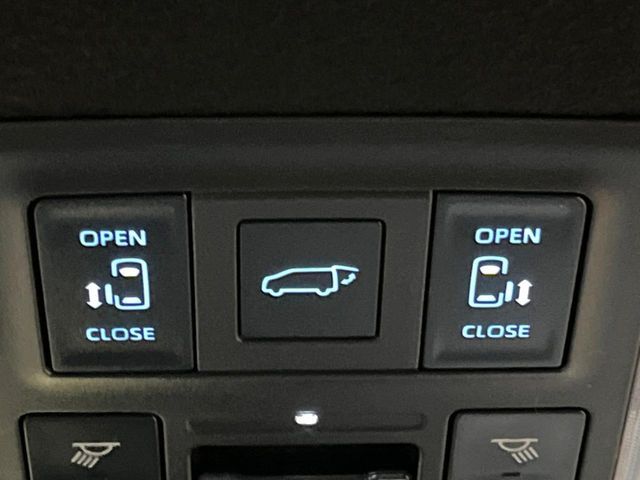 TOYOTA VOXY HYBRID 2025