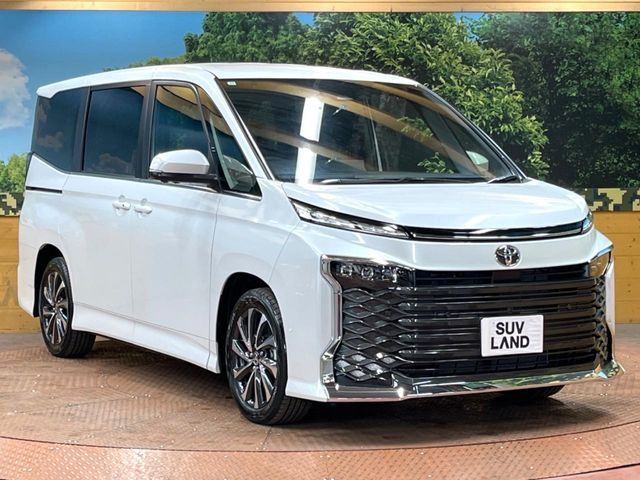 TOYOTA VOXY HYBRID 2025