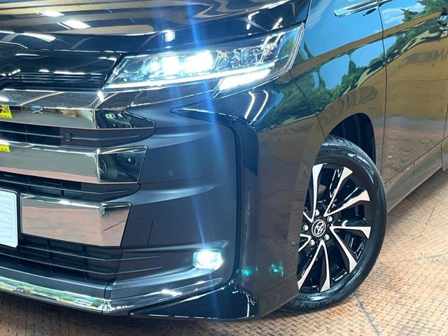 TOYOTA NOAH HYBRID 2024