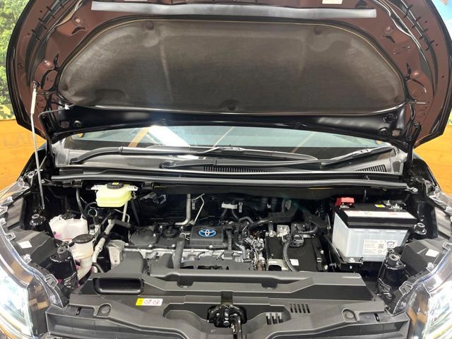 TOYOTA NOAH HYBRID 2024