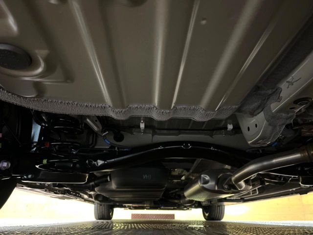 TOYOTA NOAH HYBRID 2024